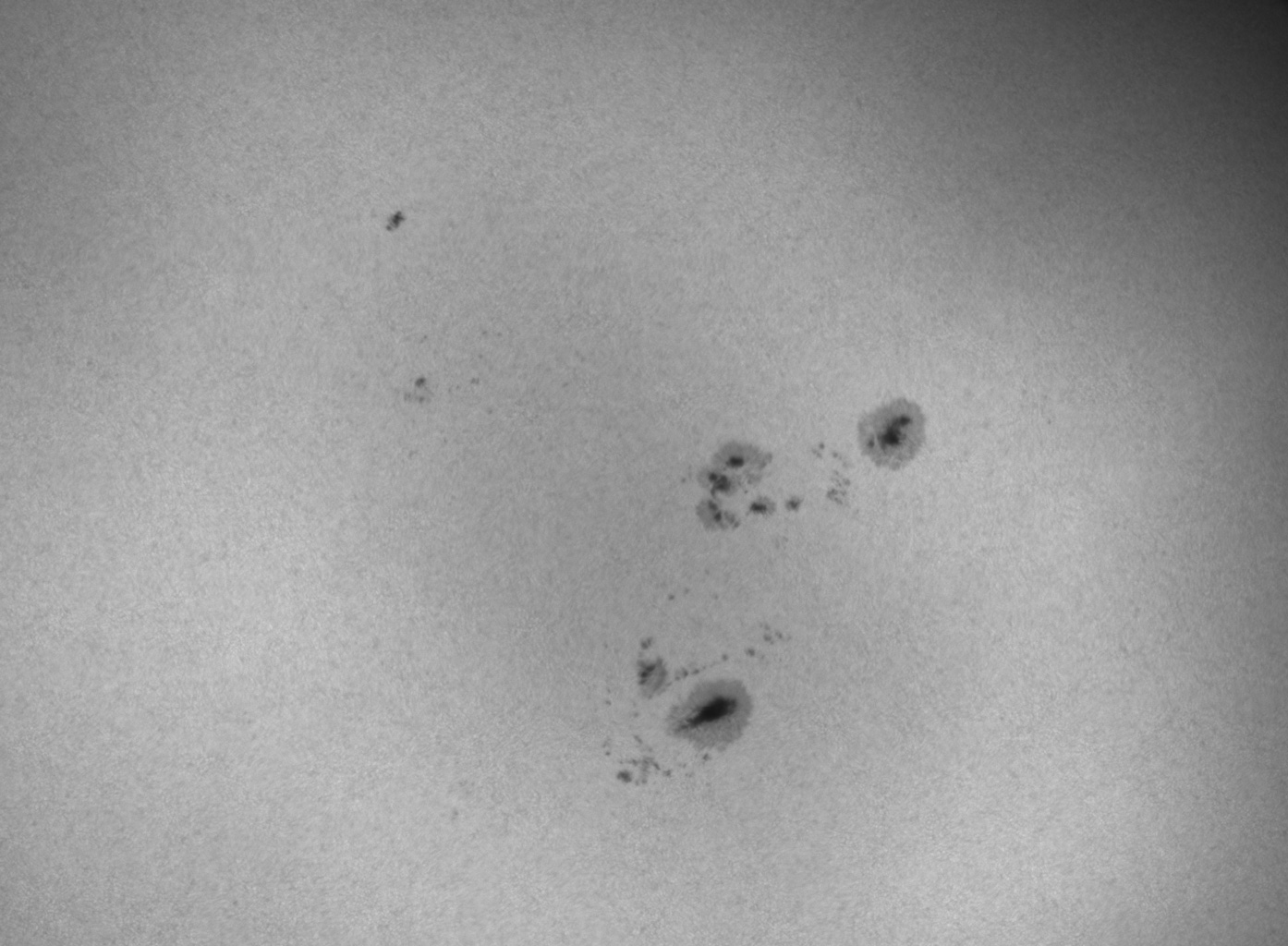 太陽の赤点 太陽の赤点 太陽の赤点 Sun Spot Chart & datas daily edited by